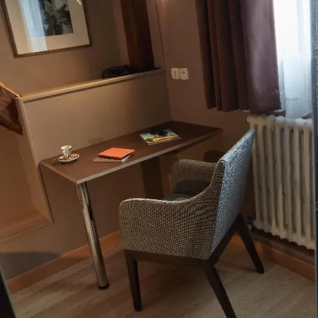 Ashley Centre Gare Отель