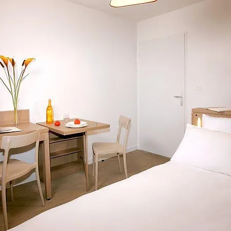 Ashley Centre Gare 3*