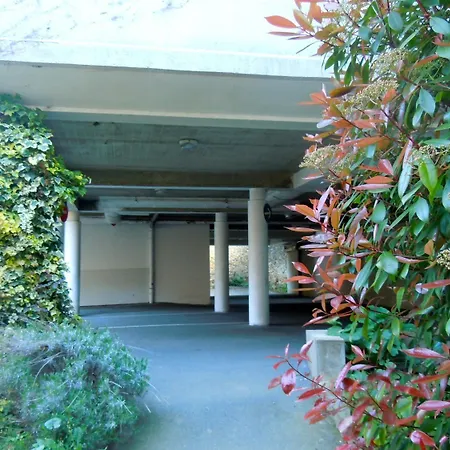 Ashley Centre Gare מלון 3*