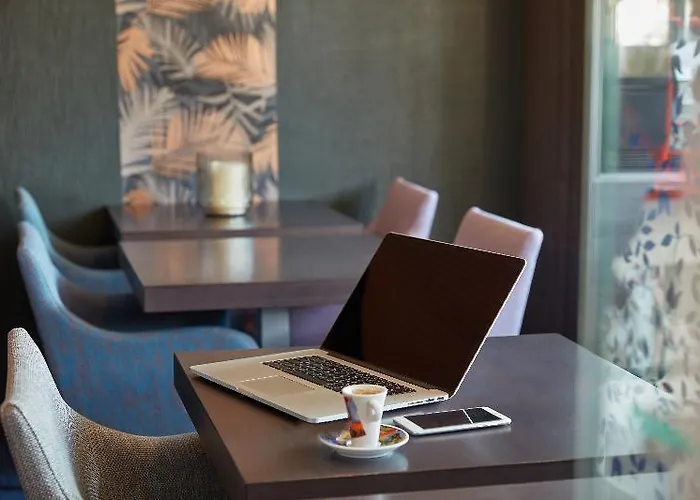 Ashley Centre Gare Ле-Ман